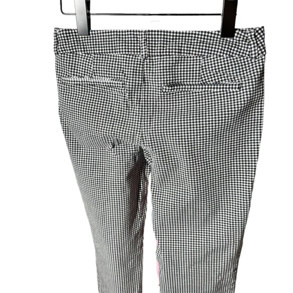 Women's | Old Navy | Black White Gingham Pixie Mid-Rise Pant - 6 Tall - Picture 3 of 6